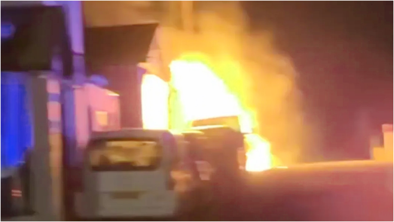 ব্রিটেনে মসজিদে আগুন